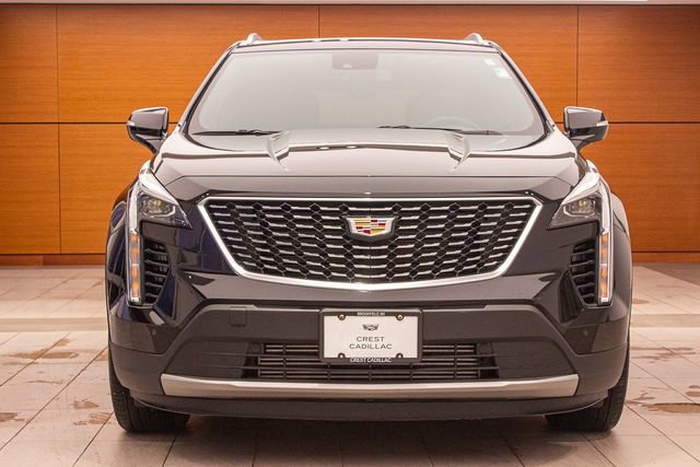 Used 2023 Cadillac XT4 Premium Luxury image 2