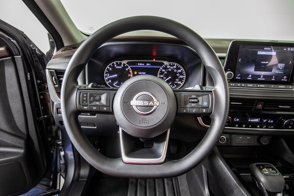 Used 2022 Nissan Rogue SV image 19