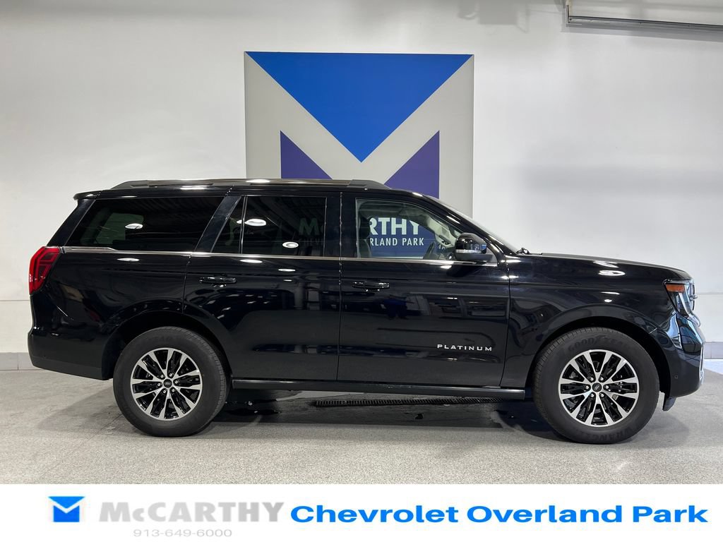 Used 2025 Ford Expedition Platinum AWD/4WD image 4