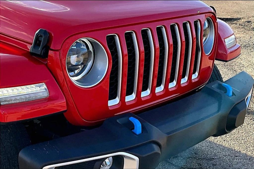 Used 2023 Jeep Wrangler Unlimited Sahara w/ Cold Weather Group image 32
