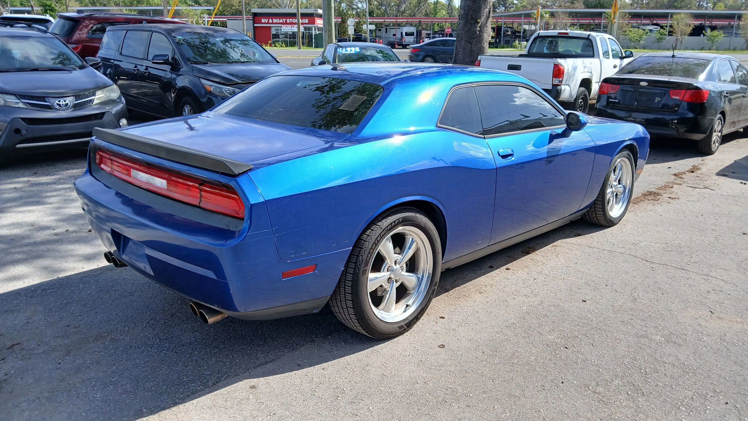 Used 2012 Dodge Challenger R/T RWD image 3