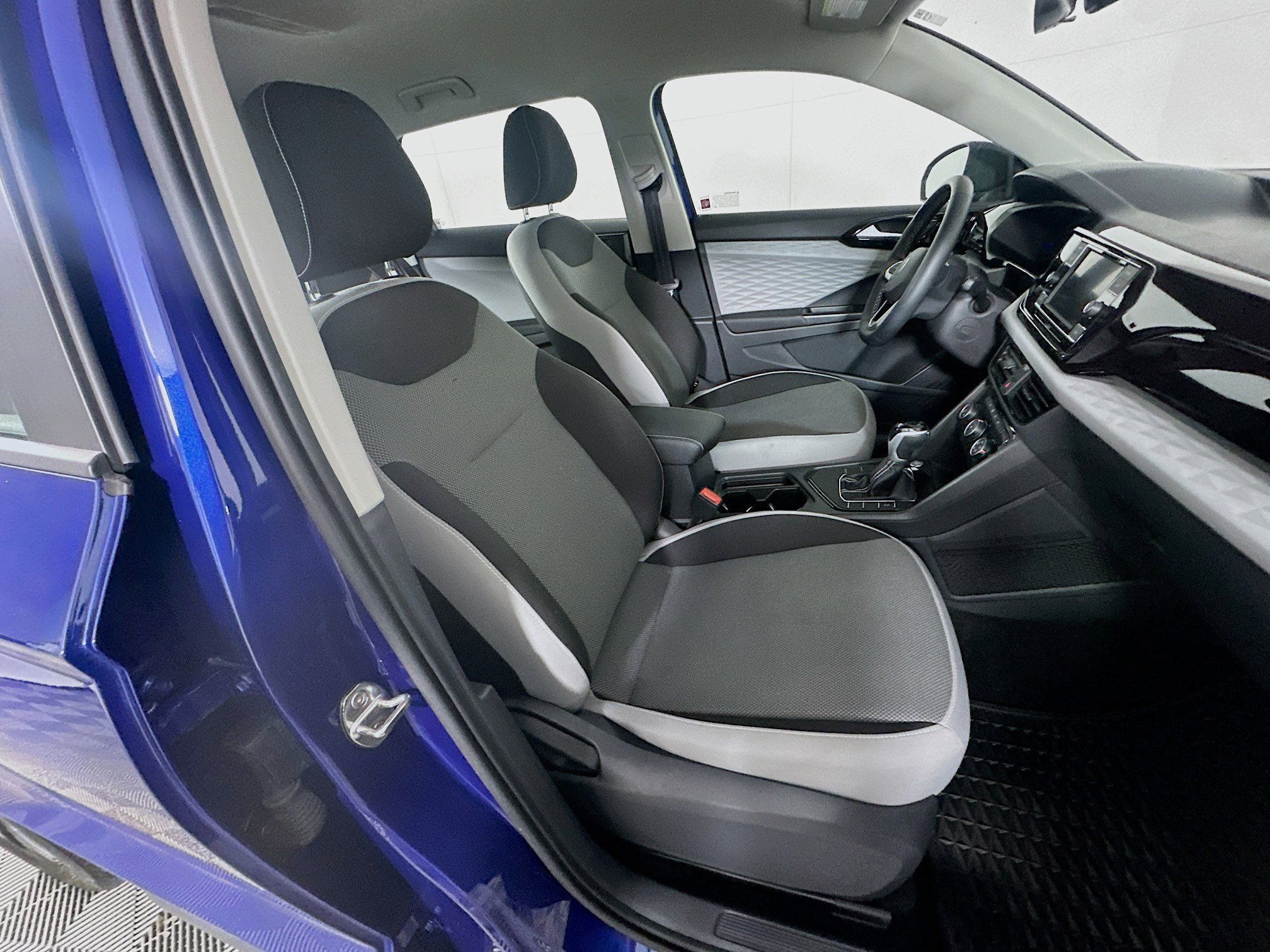 Used 2023 Volkswagen Taos S image 28