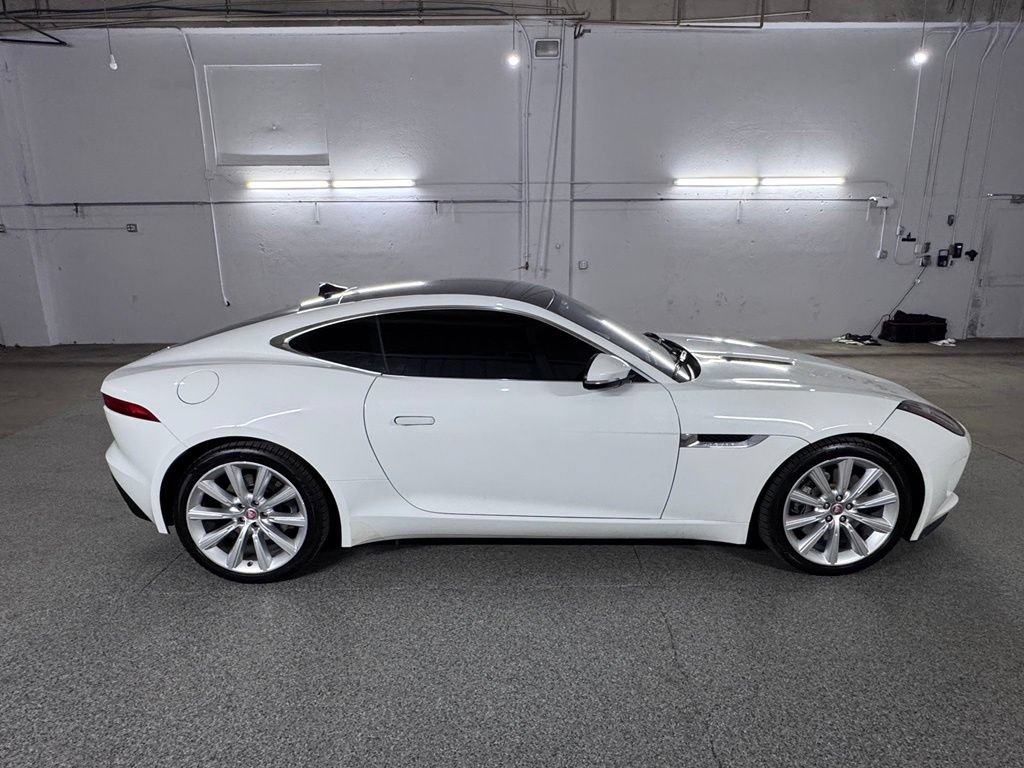 Used 2017 Jaguar F-TYPE Coupe RWD image 7