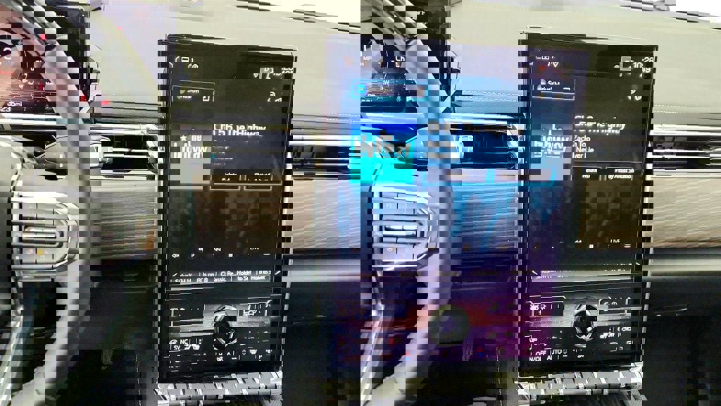 Used 2025 GMC Sierra EV Denali AWD/4WD image 16