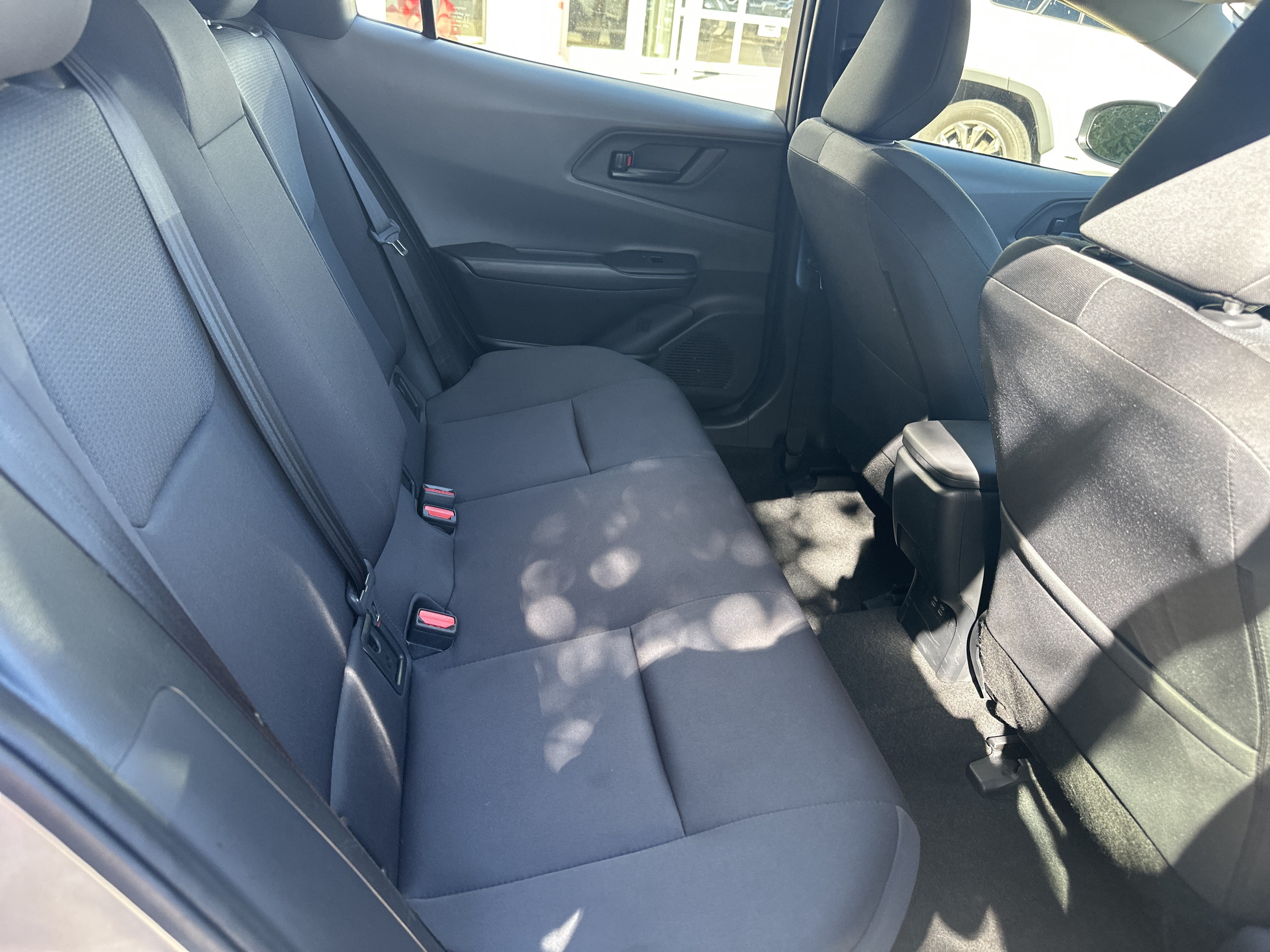 Used 2025 Toyota Prius LE FWD image 30