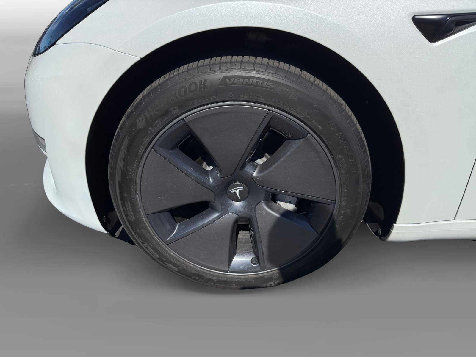 Used 2023 Tesla Model 3 Standard Range RWD image 9