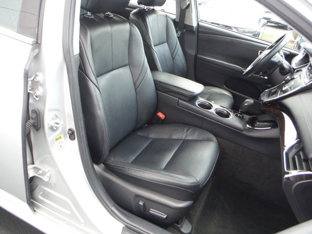 Used 2014 Toyota Avalon XLE FWD image 16