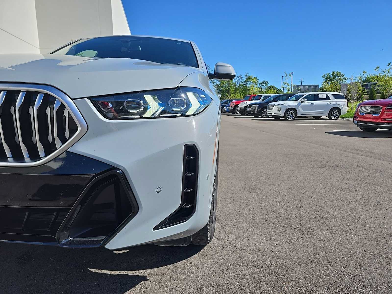Certified 2024 BMW X6 xDrive40i w/ Premium Package AWD/4WD video 2