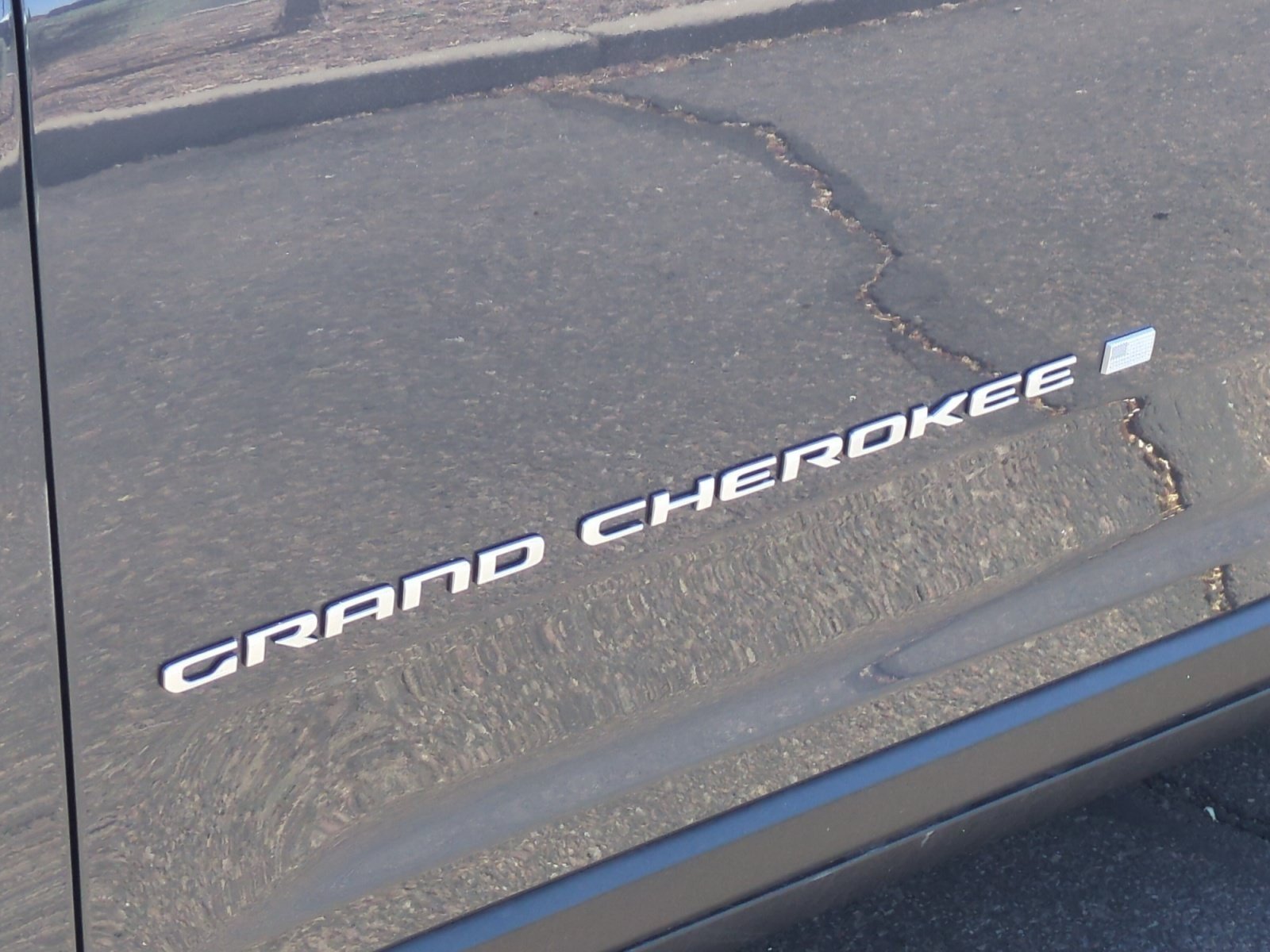 New 2026 Jeep Grand Cherokee Limited w/ Luxury Tech Group II RWD image 24