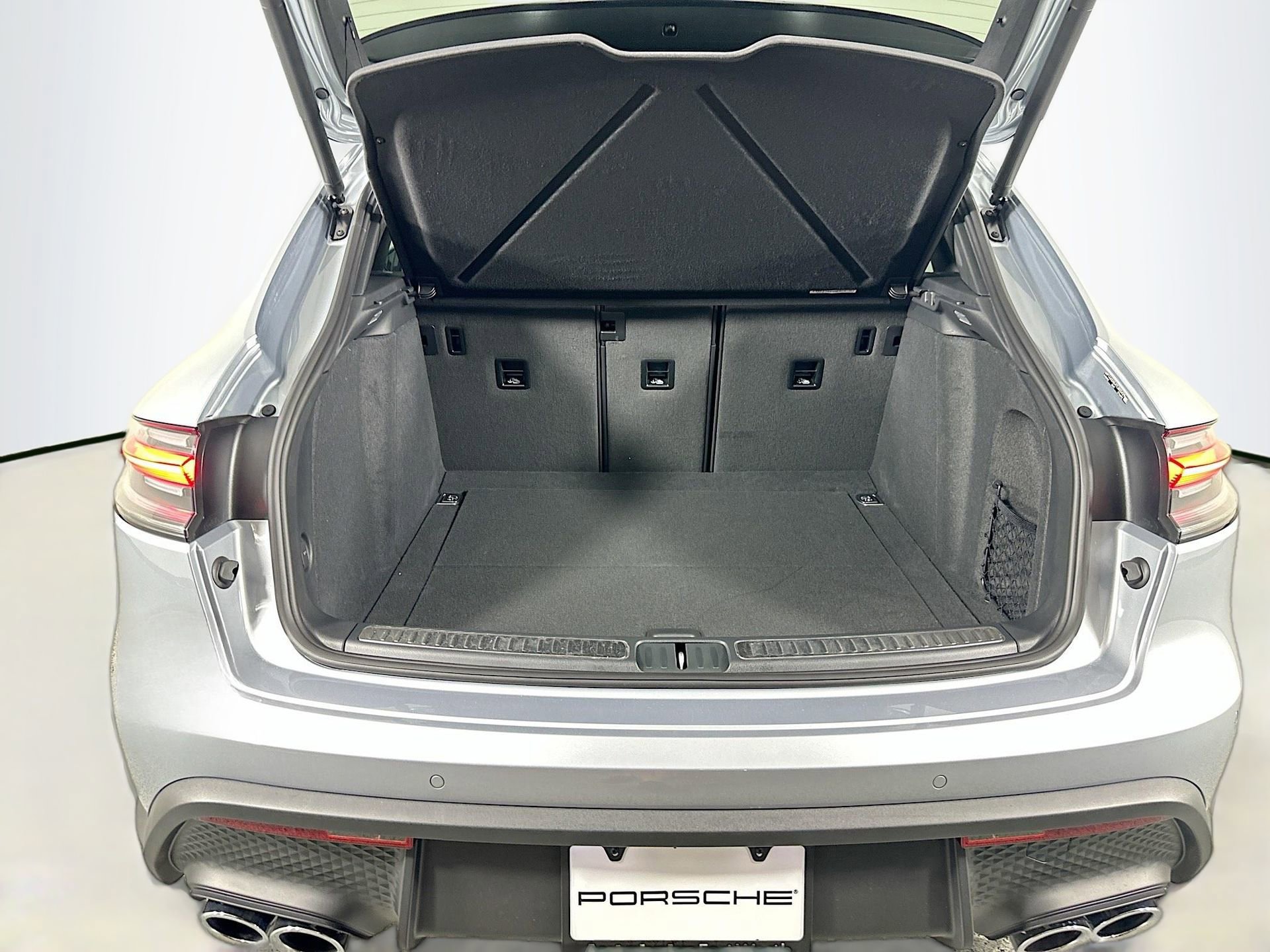 Certified 2026 Porsche Macan image 37