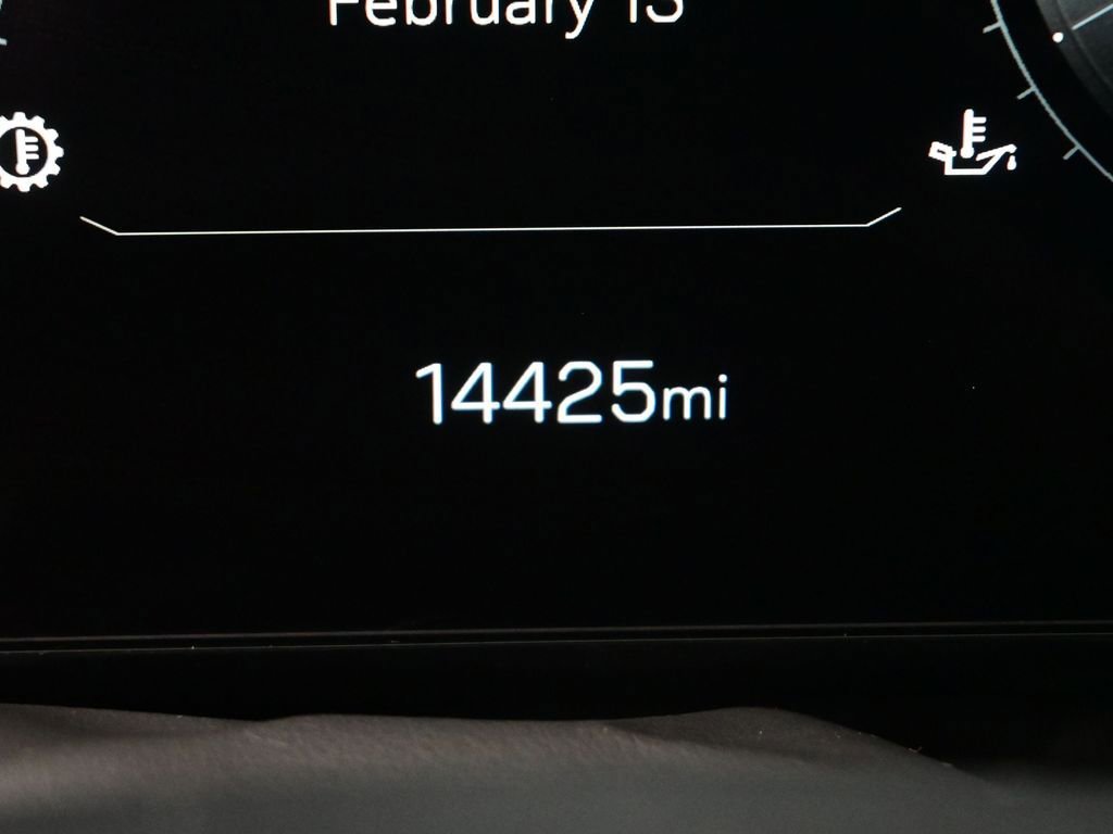 Used 2025 GMC Yukon XL Denali image 24