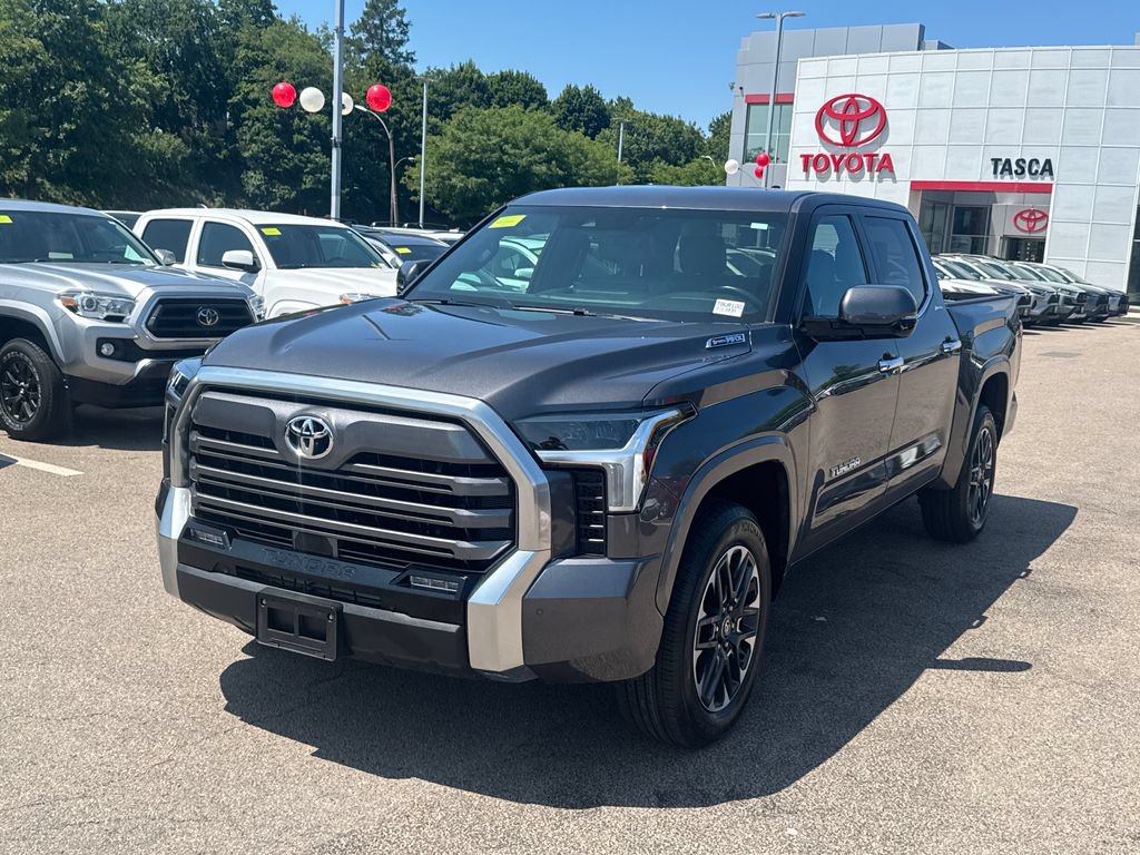 Used 2025 Toyota Tundra Limited AWD/4WD image 3