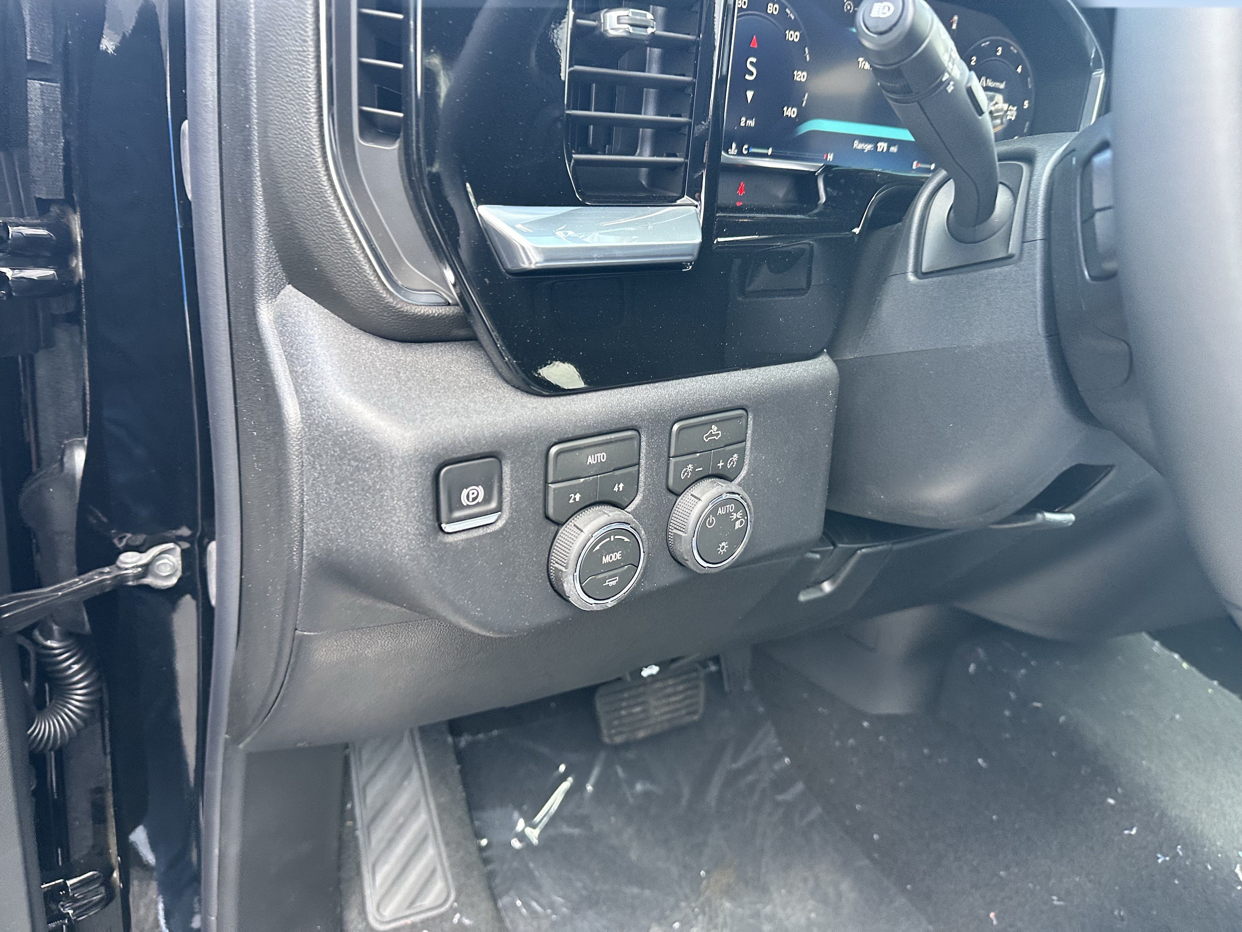 New 2026 Chevrolet Silverado 1500 LT AWD/4WD image 9