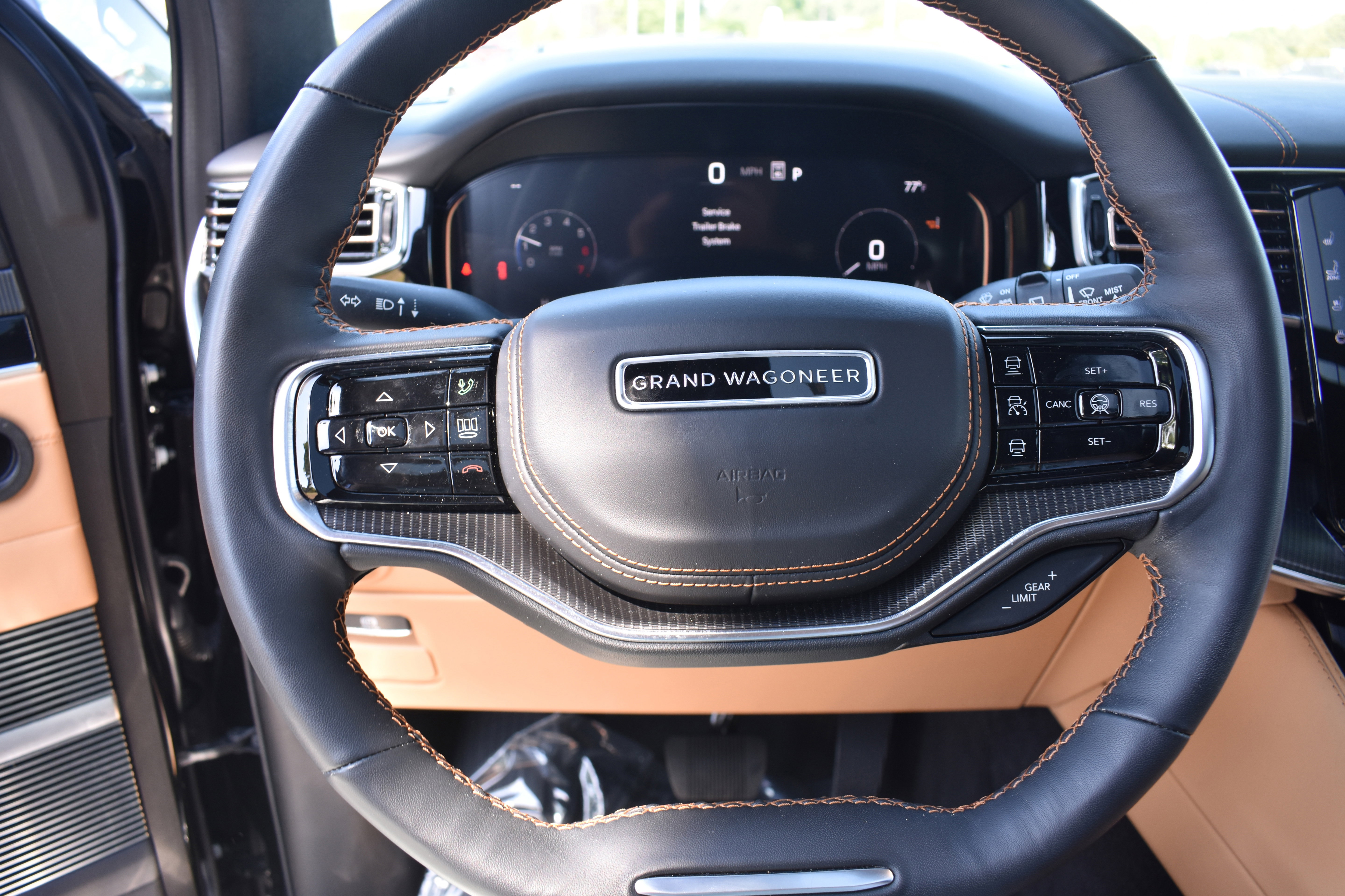 Used 2024 Jeep Grand Wagoneer L Series III w/ Rear Seat Video Group 1 AWD/4WD image 13
