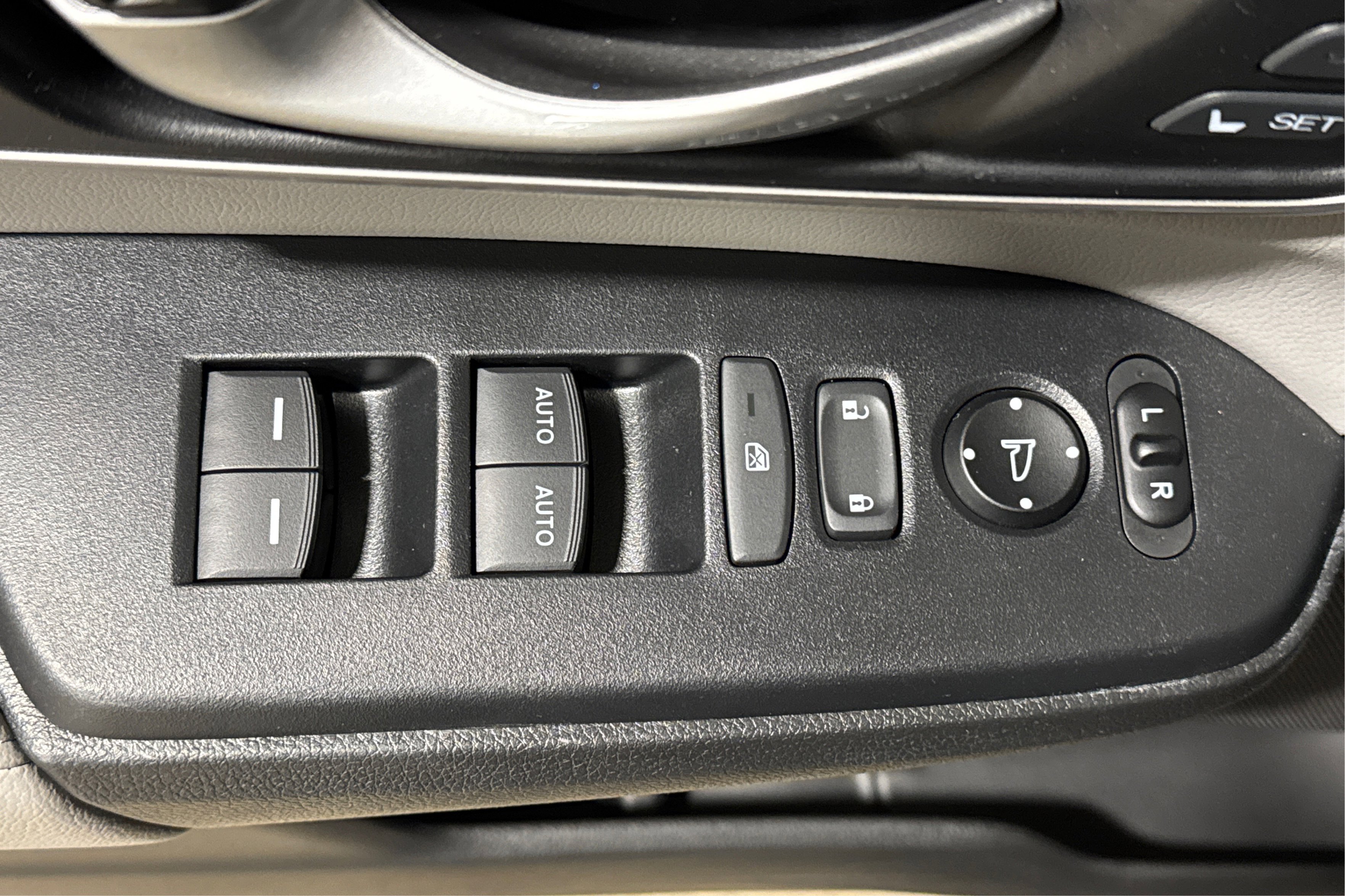 Used 2022 Honda CR-V EX-L image 16