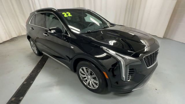 Used 2022 Cadillac XT4 Premium Luxury w/ Technology Package AWD/4WD image 2