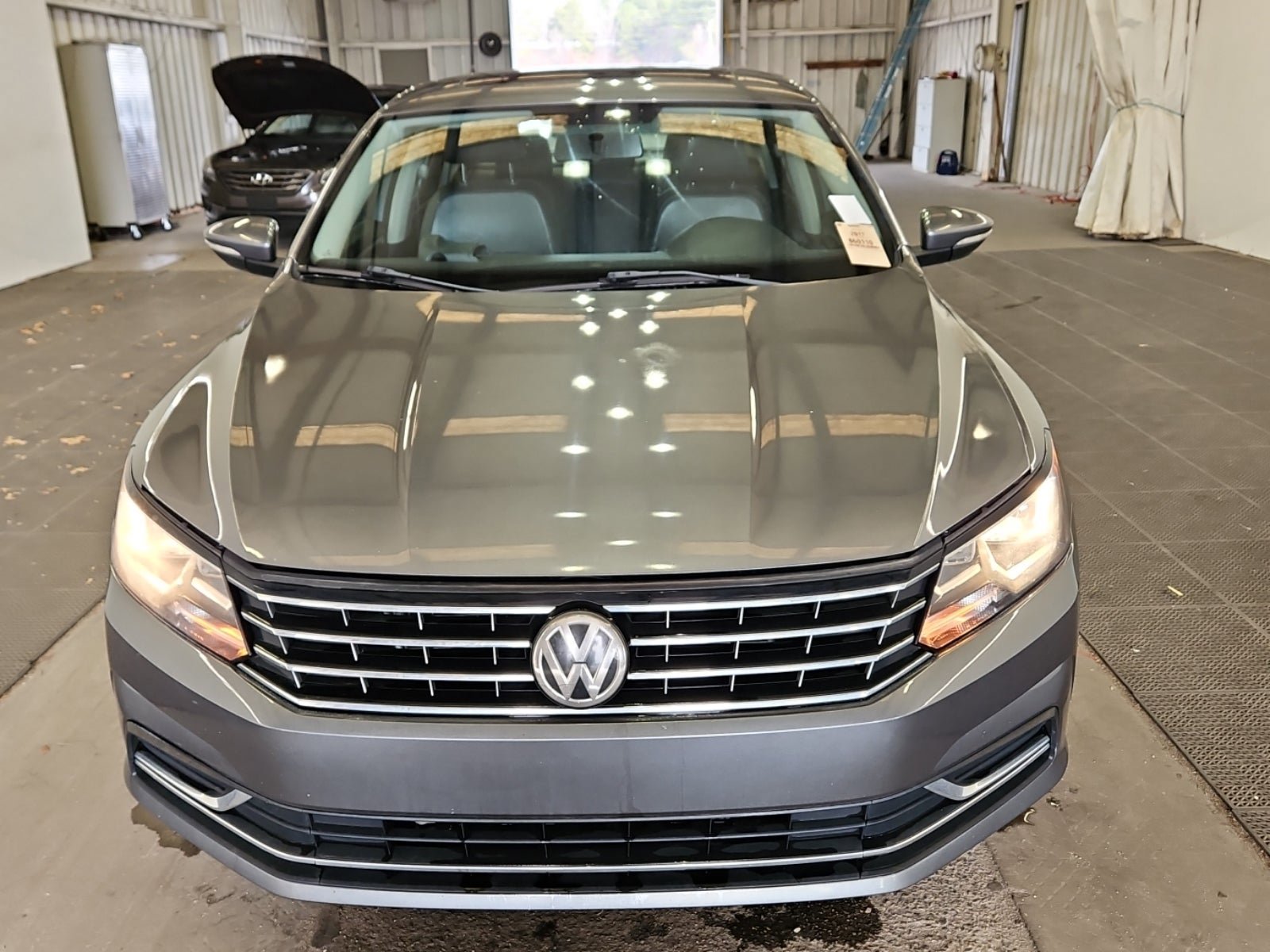 Used 2017 Volkswagen Passat 1.8T SE image 6