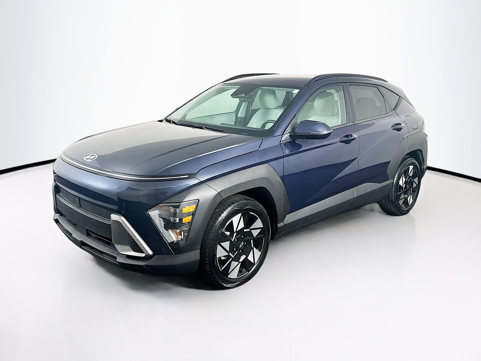 Used 2025 Hyundai Kona SEL image 3