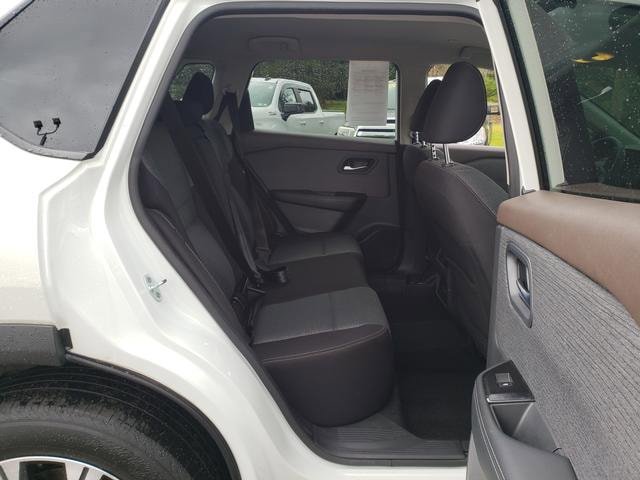 Used 2022 Nissan Rogue SV image 13
