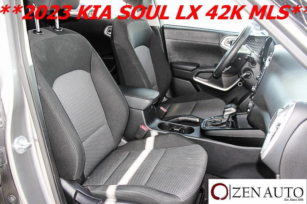 Used 2023 Kia Soul LX w/ Option Group 015 image 28