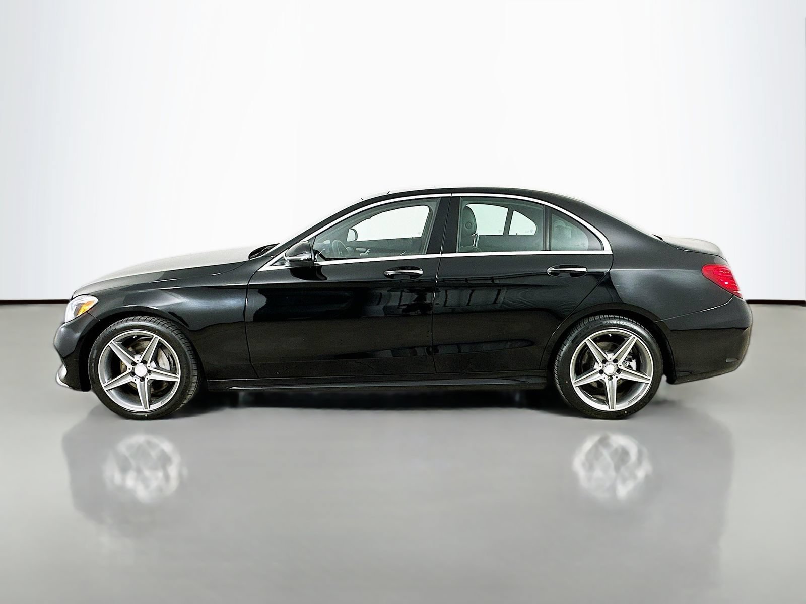 Used 2016 Mercedes-Benz C 300 4MATIC Sedan image 8