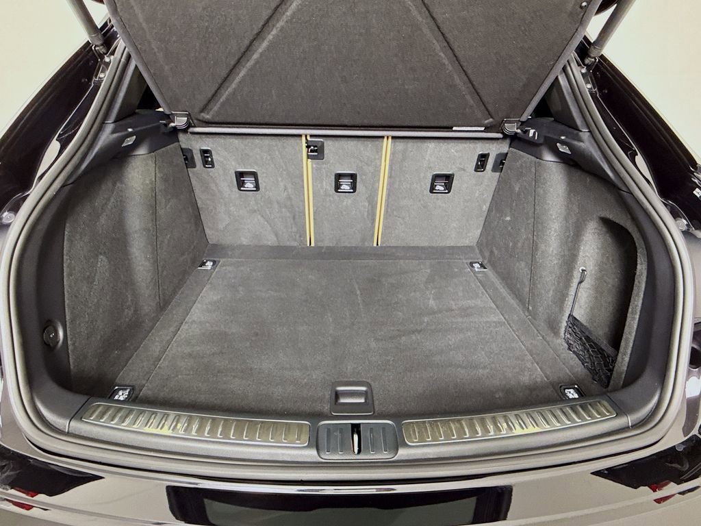 Certified 2025 Porsche Macan image 29