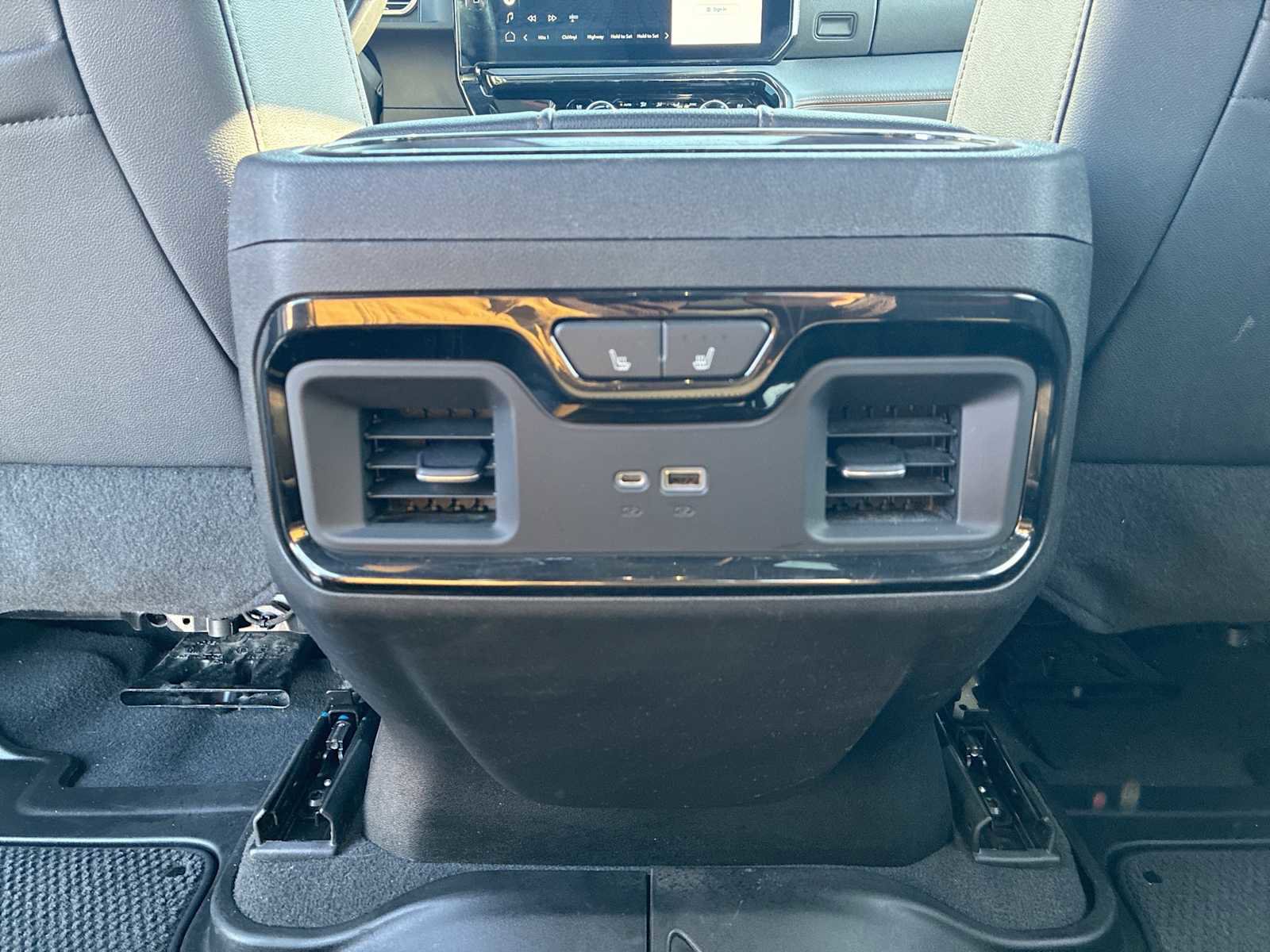 Certified 2022 GMC Sierra 1500 AT4 w/ AT4 Premium Package image 21