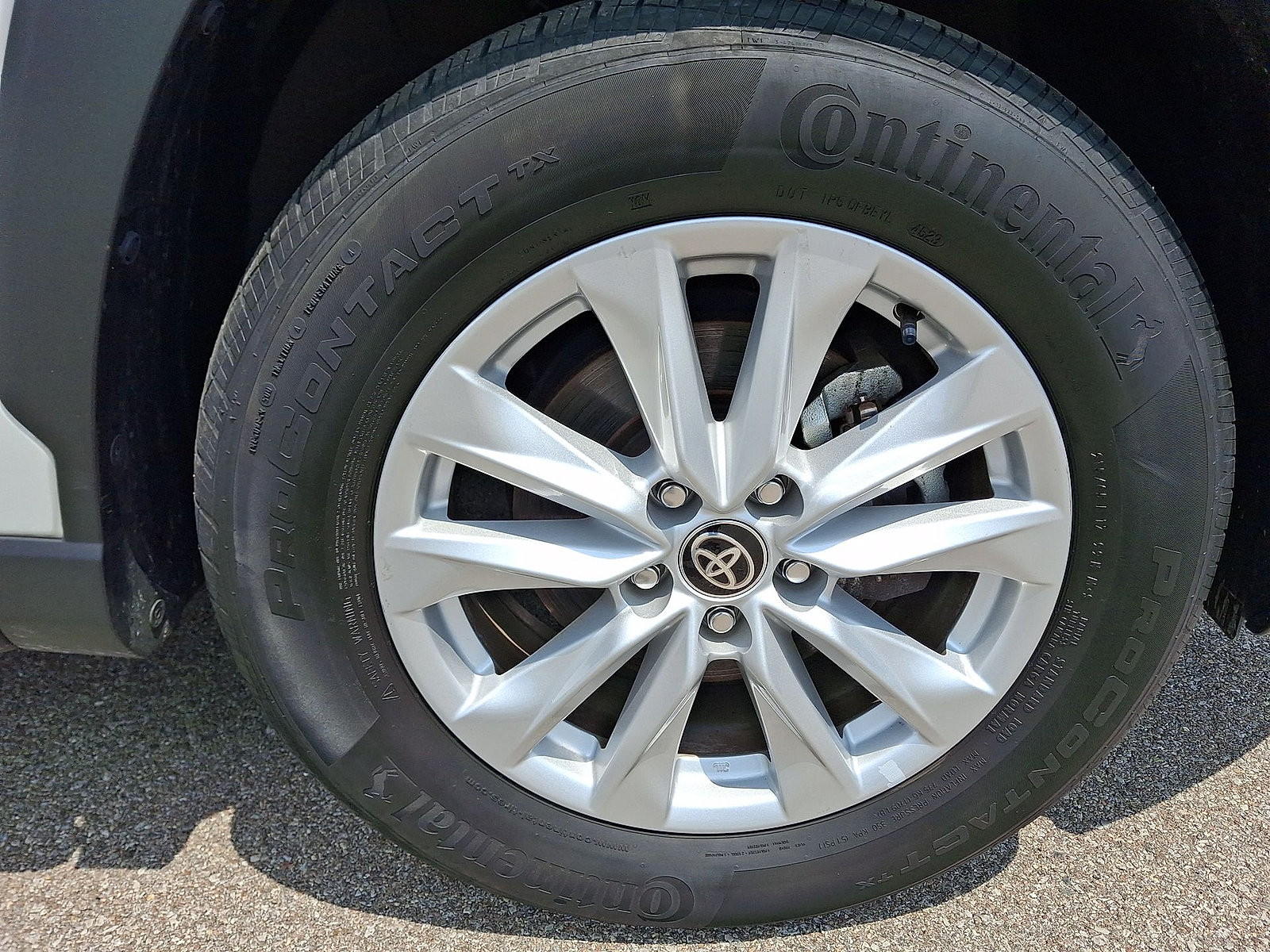 Used 2024 Toyota Corolla Cross LE AWD/4WD image 26