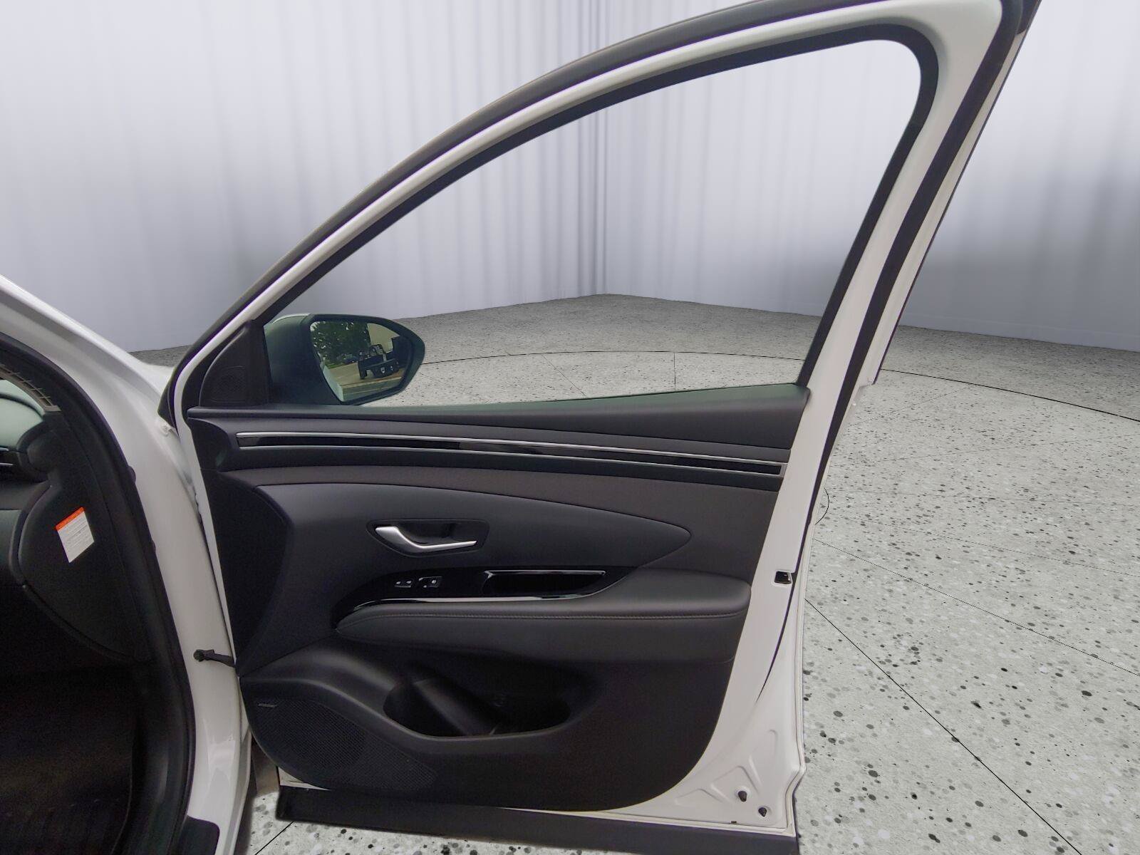 Used 2023 Hyundai Tucson Limited AWD/4WD image 30