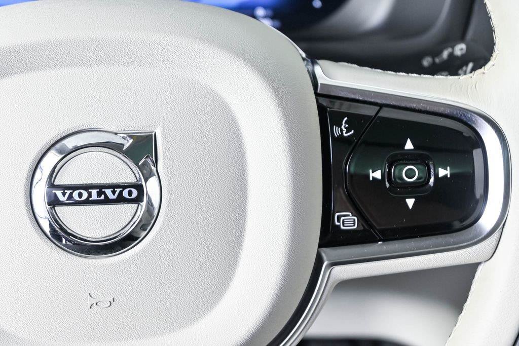 Certified 2025 Volvo XC90 T8 Ultra w/ Protection Package Premier AWD/4WD image 13