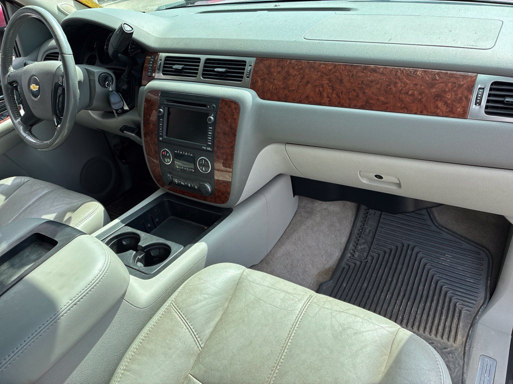Used 2007 Chevrolet Tahoe LTZ w/ LTZ Preferred Equipment Group AWD/4WD image 11