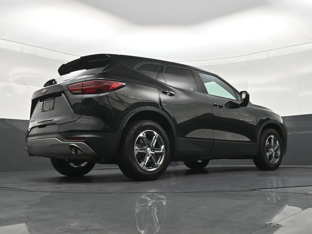 Used 2023 Chevrolet Blazer LT FWD image 30