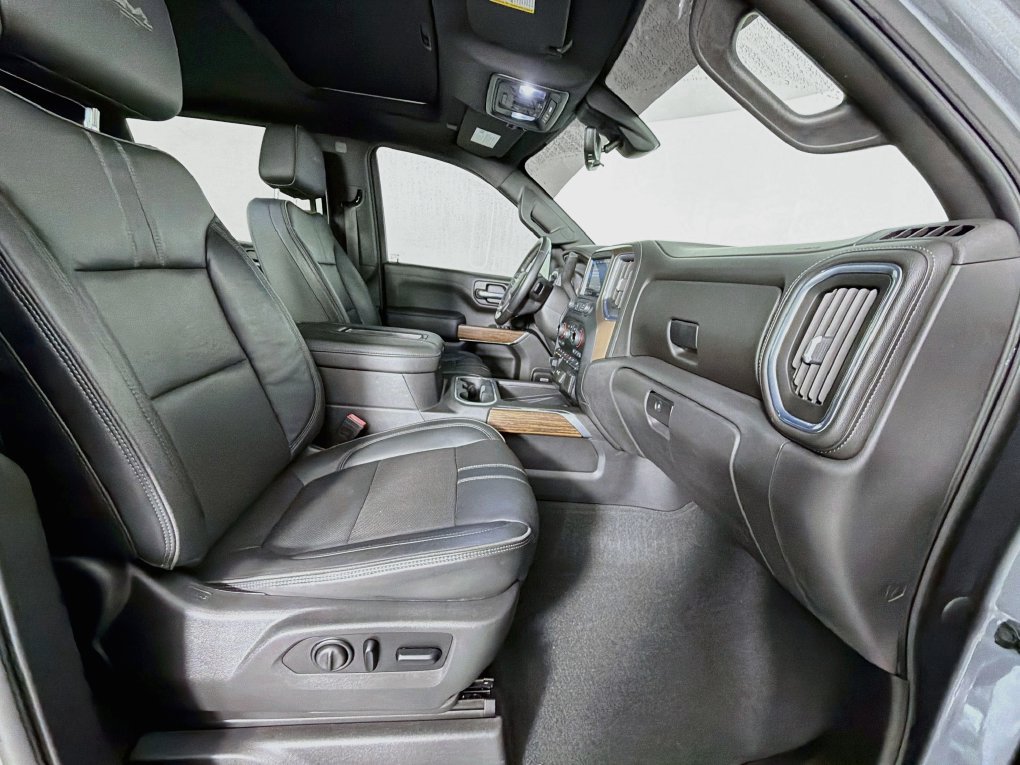 Used 2020 Chevrolet Silverado 1500 High Country w/ Technology Package AWD/4WD image 31