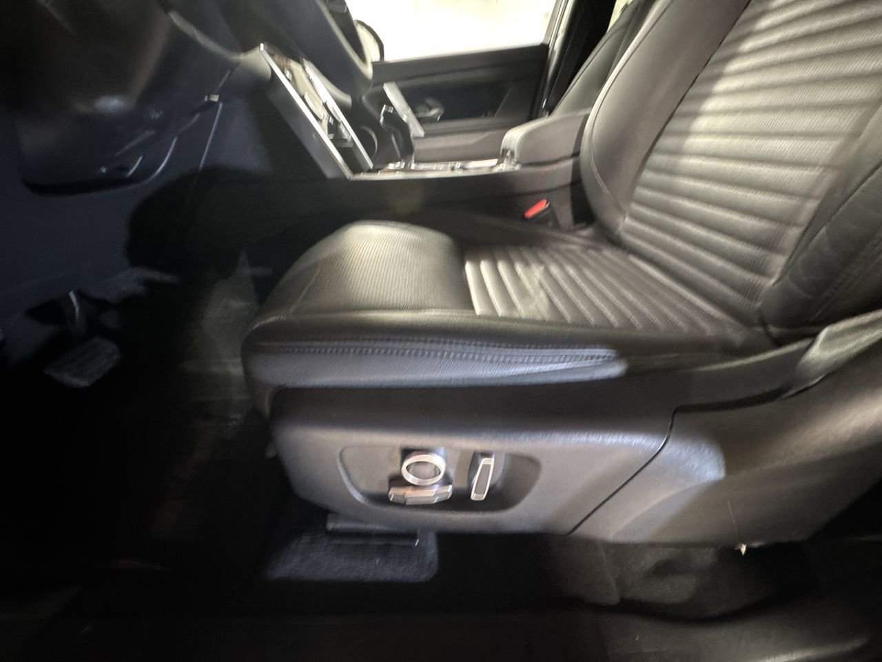 Used 2022 Land Rover Discovery Sport S image 17