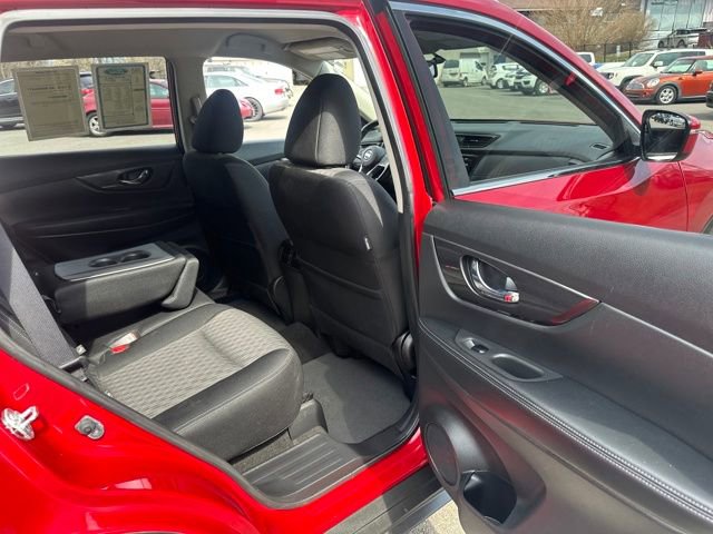 Used 2017 Nissan Rogue SV image 16