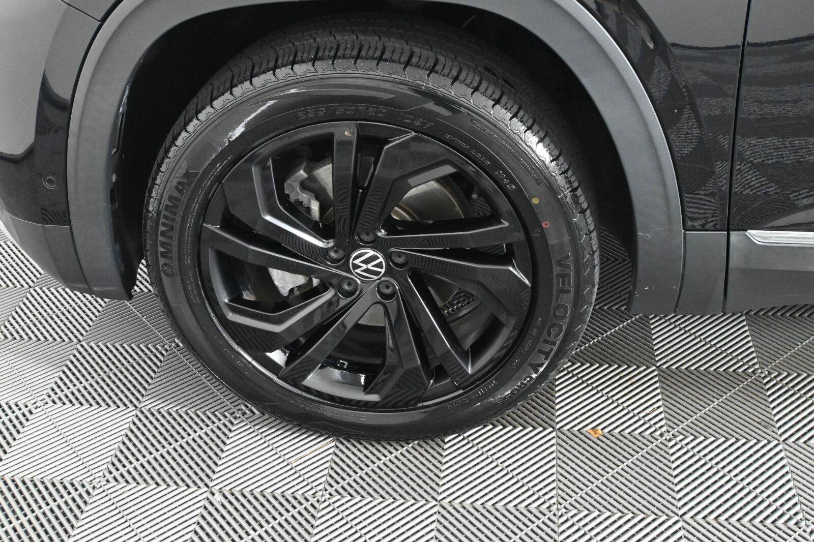 Certified 2021 Volkswagen Atlas SEL Premium AWD/4WD image 33