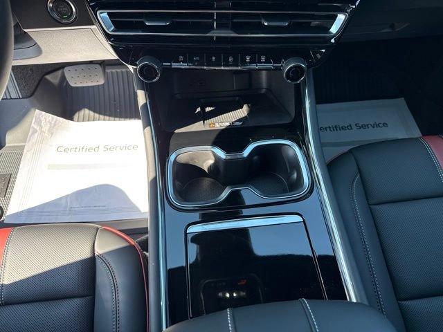 New 2027 Chevrolet Traverse RS w/ LPO, Floor Liner Package AWD/4WD image 19