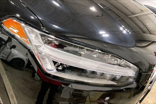 Certified 2024 Volvo XC90 B6 Ultimate w/ Protection Package Premier image 33
