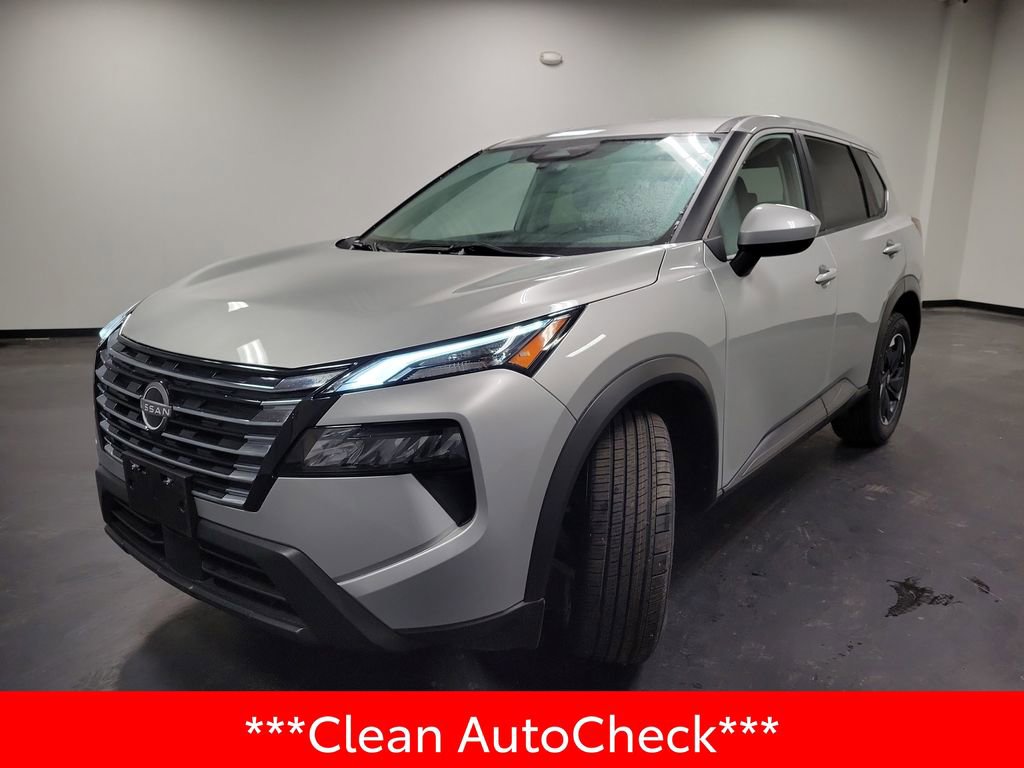 Used 2024 Nissan Rogue SV image 4