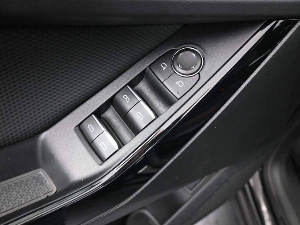 Used 2026 Chevrolet Equinox RS w/ Convenience Package III image 13