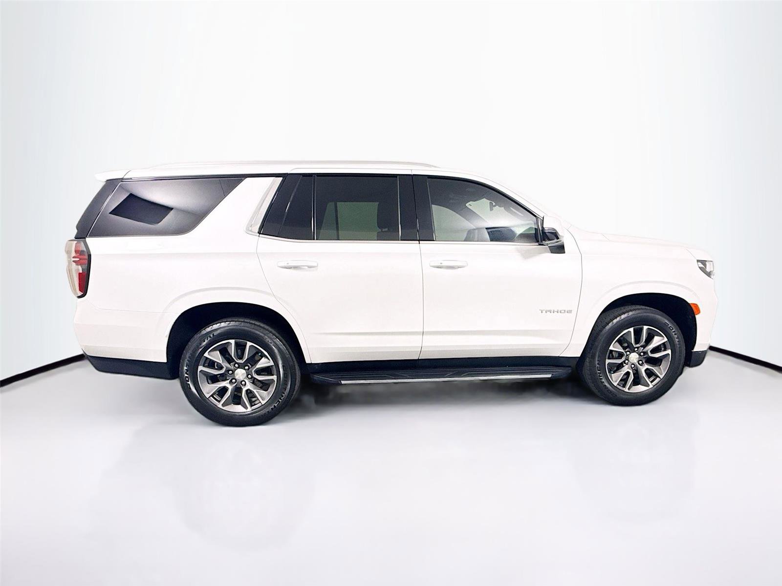 Used 2022 Chevrolet Tahoe LT w/ Luxury Package image 33