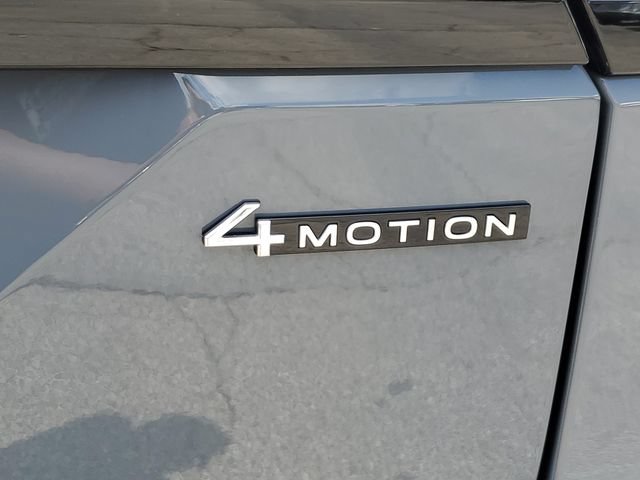 Certified 2025 Volkswagen Atlas Peak Edition SE AWD/4WD image 13