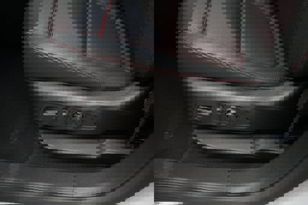 Used 2022 Chevrolet Blazer RS w/ Enhanced Convenience Package image 29