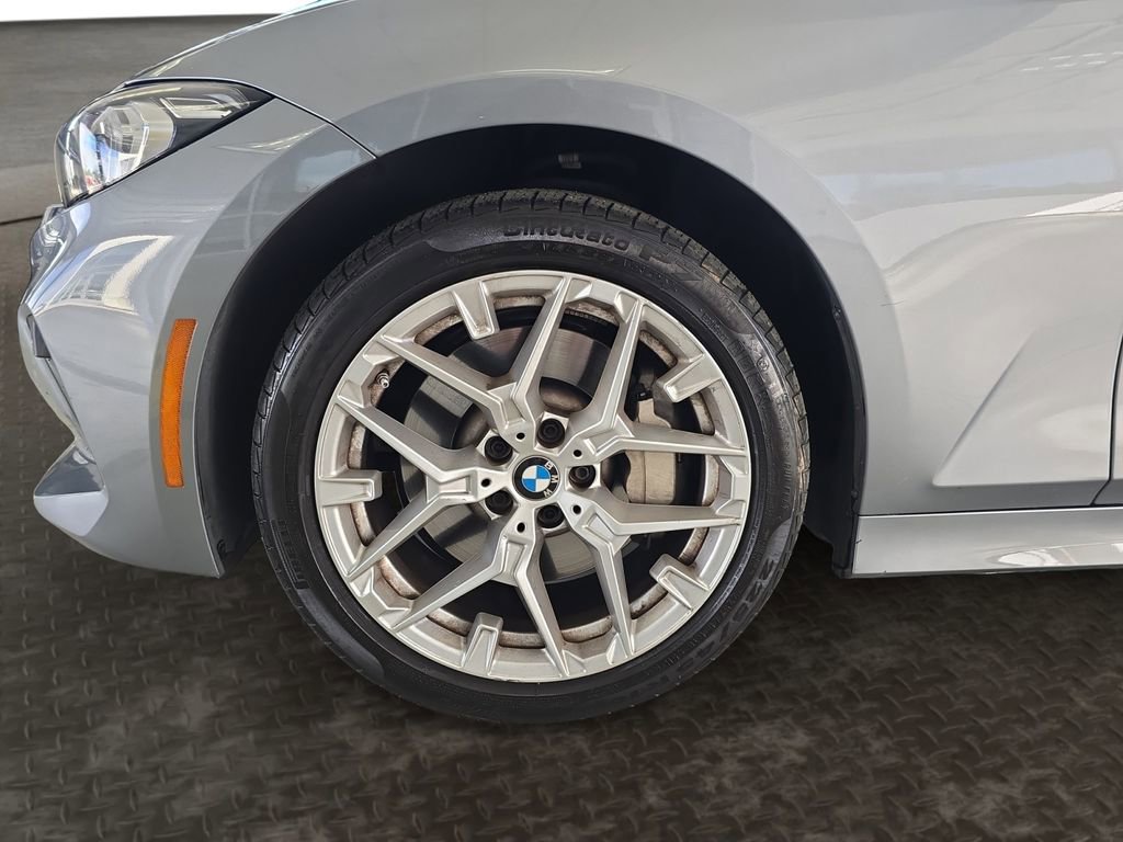 Used 2025 BMW 330i Sedan image 9