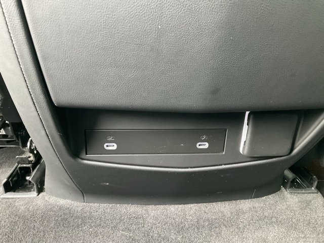 Used 2022 Cadillac Escalade Luxury image 43