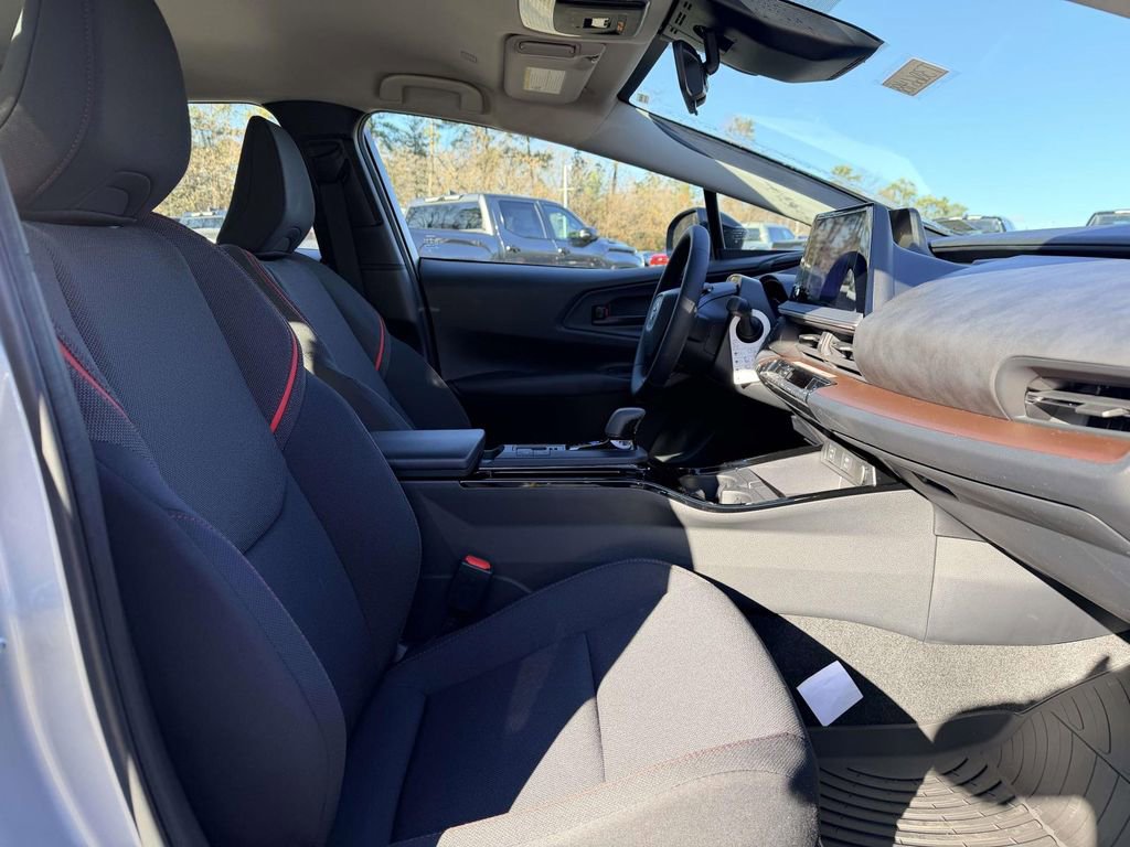 New 2026 Toyota Prius Plug-In Hybrid FWD image 12
