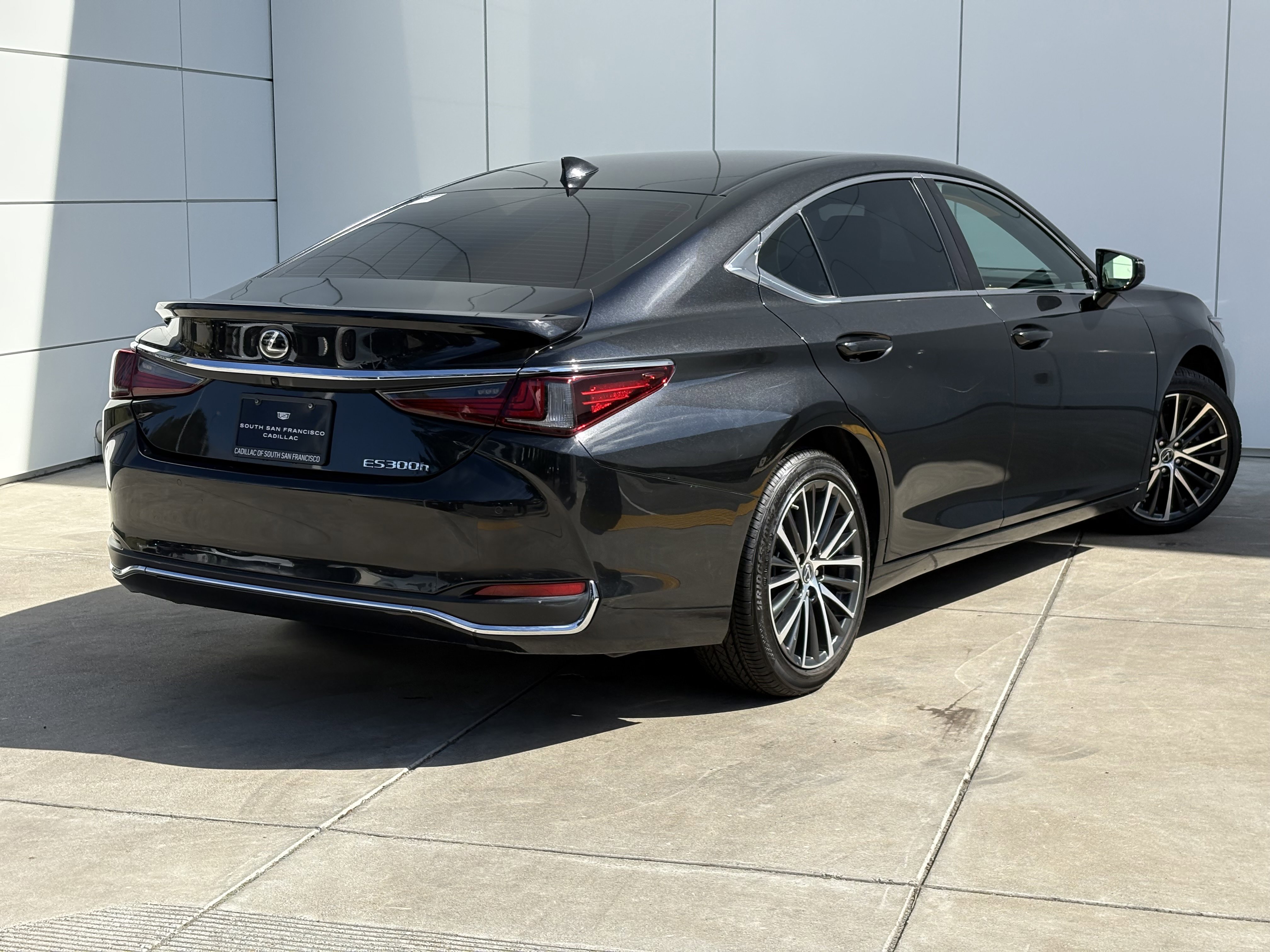 Used 2024 Lexus ES 300h w/ Premium Package image 7