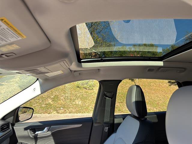 New 2026 Ford Escape SE image 14