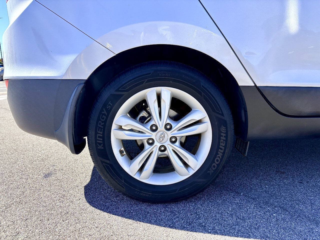 Used 2013 Hyundai Tucson GLS FWD image 39