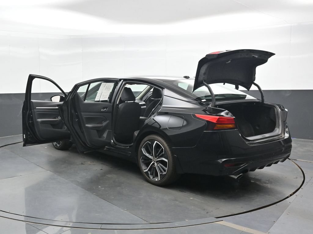Used 2025 Nissan Altima 2.5 SR w/ SR Premium Package FWD image 48